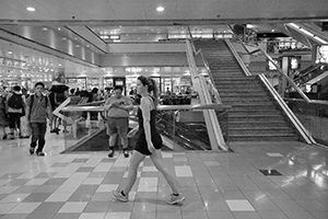 People in shopping mall, Shun Tak Centre, Sheung Wan, 16 August 2016