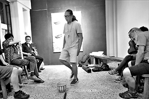 Break during a jam session in Sin Sin Fine Art, Sai Street, Tai Ping Shan, 10 September 2016