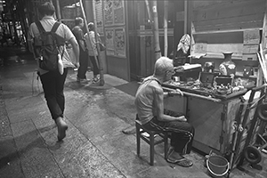 Street scene in Shek Tong Tsui, 1 September 2016