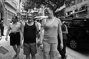 Encounter of friends on Possession Street, Sheung Wan, 3 September 2016