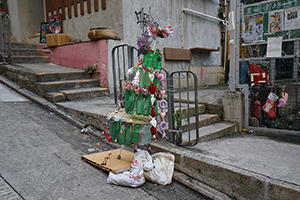 Christmas tree made from bottles, Centre Street, Sai Ying Pun, 22 December 2016