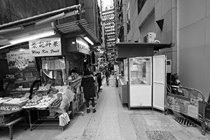 Street scene, off Des Voeux Road Central, Sheung Wan, 30 December 2016