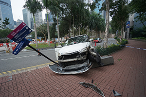 Traffic accident, Man Kwong Street, Central, 15 January 2017