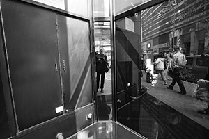 Reflection of the street, Queen's Road Central, Sheung Wan, 9 December 2017