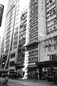 Light on Des Voeux Road West, Sheung Wan, 2 December 2017