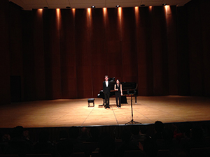 Bows after a performance of Schubert’s Winterreise by Ian Bostridge (tenor) and Saskia Giorgini (piano) in the Grand Hall, University of Hong Kong, Pokfulam, 26 January 2019