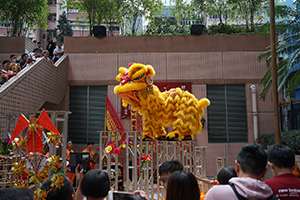 Lion dance, Queen's Terrace, Sheung Wan, 6 February 2019