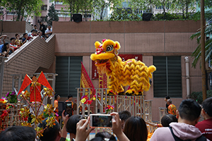 Lion dance, Queen's Terrace, Sheung Wan, 6 February 2019