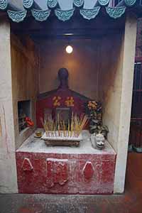 An incense burner, Pak Shing temple, Tai Ping Shan Street, Sheung Wan, 10 February 2019