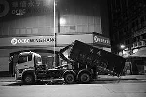 Truck, Queen's Road Central, Central, 23 March 2019