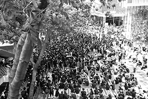 Protesters occupying Arsenal Street, Wanchai, 21 June 2019