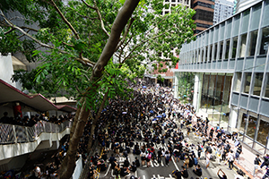 Protesters occupying Arsenal Street, Wanchai, 21 June 2019