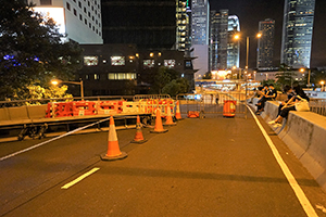 Roadblock on Harcourt Road Flyover, Admiralty, 21 June 2019