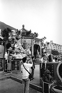 Religious statuary, Repulse Bay beach, Hong Kong Island, 20 May 2004