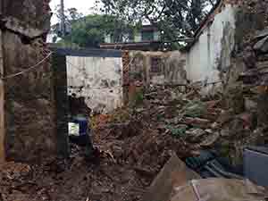 Abandoned village building, Yim Tin Tsai, Sai Kung, 6 April 2014