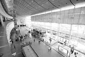 Hong Kong Airport Express station concourse, Central, 22 October 2016