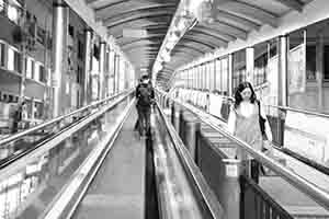 Central to Mid-levels escalator link at Jubilee Street, Central, 25 November 2016