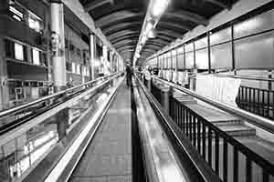 Central to Mid-levels escalator link at Jubilee Street, Central, 25 November 2016