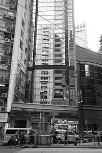 Street scene, Des Voeux Road Central, Sheung Wan, 23 December 2016