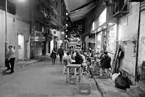 Outdoor dining in winter, Kwai Heung Street, Sai Ying Pun, 13 February 2017