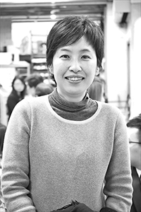 Social science academic Maggy Lee, Queen Street cooked food market, Sheung Wan, 9 March 2017