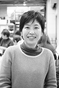 Social science academic Maggy Lee, Queen Street cooked food market, Sheung Wan, 9 March 2017