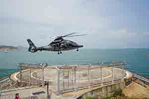 Helicopter landing, Cheung Chau, 4 April 2017