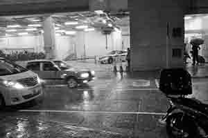Queen Street in rainy weather, Sheung Wan, 5 July 2017