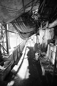 Alleyway at night, Kowloon, 28 July 2017
