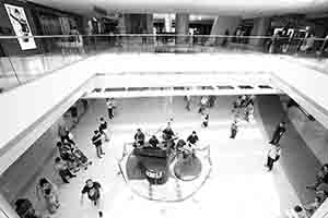 Music performance in IFC mall, Central, 12 August 2017