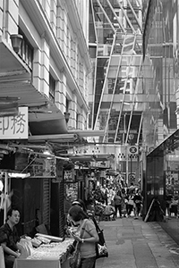 Stalls in an alleyway off Pedder Street, Central, 20 August 2017