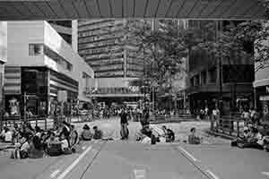 Foreign domestic helpers gathering on Chater Road during their day off, Central, 24 September 2017