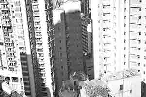 Light and shadow on buildings, Sheung Wan, 22 November 2017