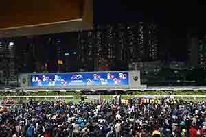 Horse racing at Happy Valley, 6 December 2017