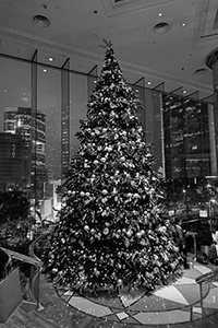 Christmas tree in a hotel lobby, Supreme Court Road, Admiralty, Hong Kong Island, 1 December 2017