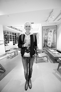 Artist Ling Pui Sze, on the final day of Spring Workshop, Wong Chuk Hang, 10 December 2017