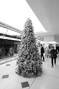 Christmas tree in Wing On Department Store, Sheung Wan, 17 December 2017