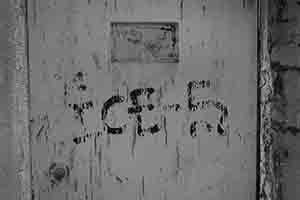 Writing on a door, Sheung Wan, 28 December 2017