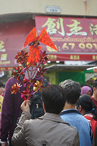 Taking home a windmill, Mongkok, 16 February 2018