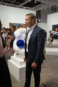 Jeff Koons at Art Basel Hong Kong, Convention and Exhibition Centre,  Wanchai, 27 March 2018