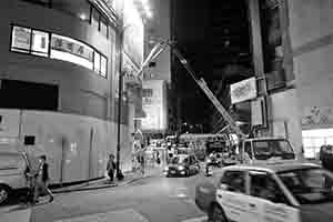 Street scene, Queen Street, Sheung Wan, 13 April 2018