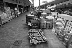 Hams and boxes of goods on the road, Connaught Road West, Sheung Wan, 2 April 2018