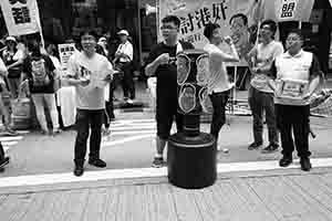 Fundraising at the annual pro-democracy march, Hennessy Road, 1 July 2018