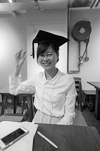 Graduation photo of Elaine Chiu, Jervois Street, Sheung Wan, 6 November 2018