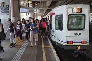 Crowd in a light rail station, Yuen Long, 11 November 2018