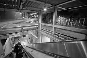 Escalator down to Pokfulam Road from the footbridge from HKU, 22 November 2018