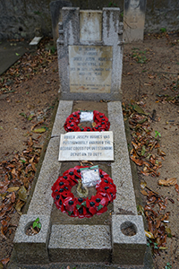 Gravestone with wreaths, Hong Kong Cemetery, Happy Valley, 25 November 2018
