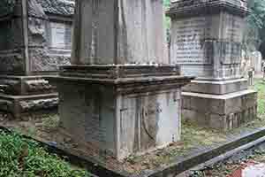 Monument, Hong Kong Cemetery, Happy Valley, 25 November 2018