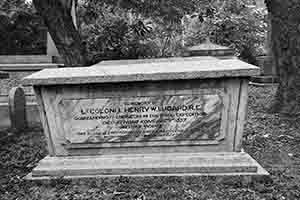 Monument, Hong Kong Cemetery, Happy Valley, 25 November 2018
