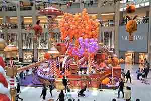 Christmas decorations in The Landmark, Central, 27 December 2018
